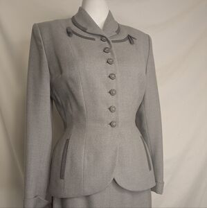 Vintage 1940's Kolmer Gray Wool Women's Victory Suit Neat Details Buttons
